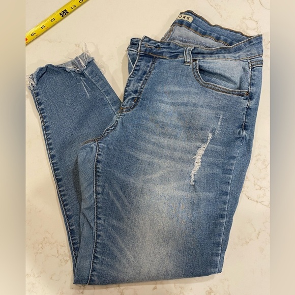 Encore Jeans - Picture 1 of 5